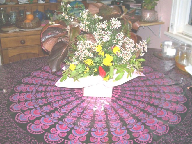 Flwrs on table Batic